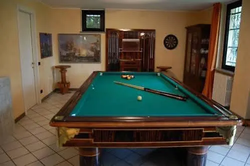 Al Monte Otel Civate